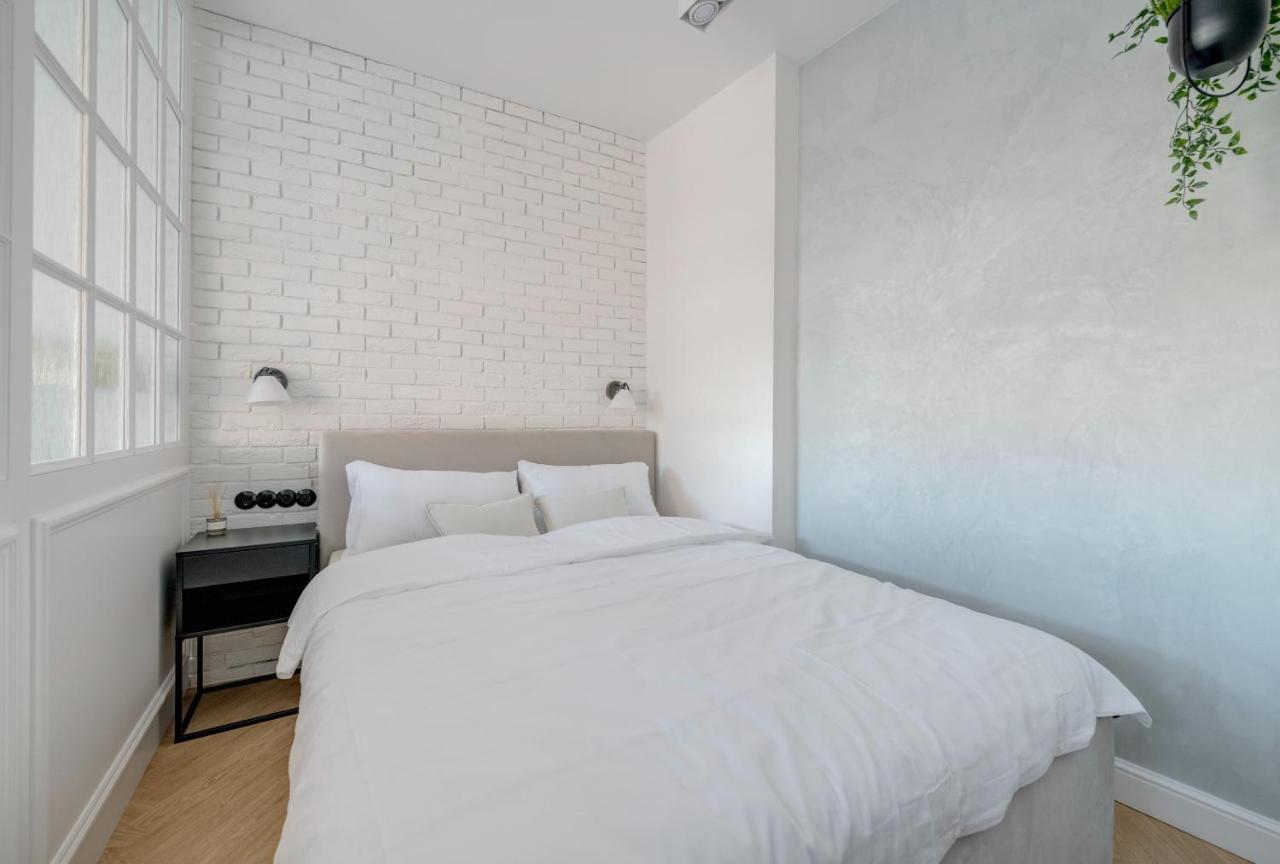 Studio In Main District In Gdansk Wrzeszcz Appartement Buitenkant foto